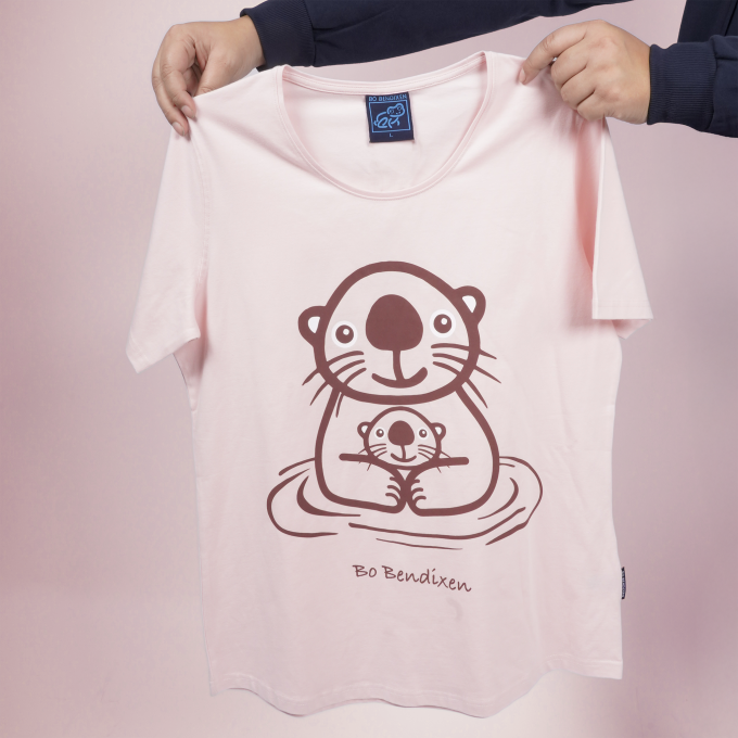 T-SHIRT SLIM FIT SEA OTTER WITH BABY PINK